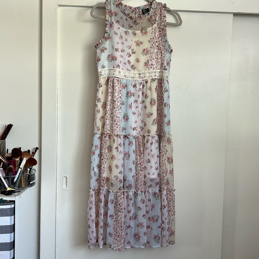 PINK & VIOLET Floral Print Tiered Maxi Dress Size S